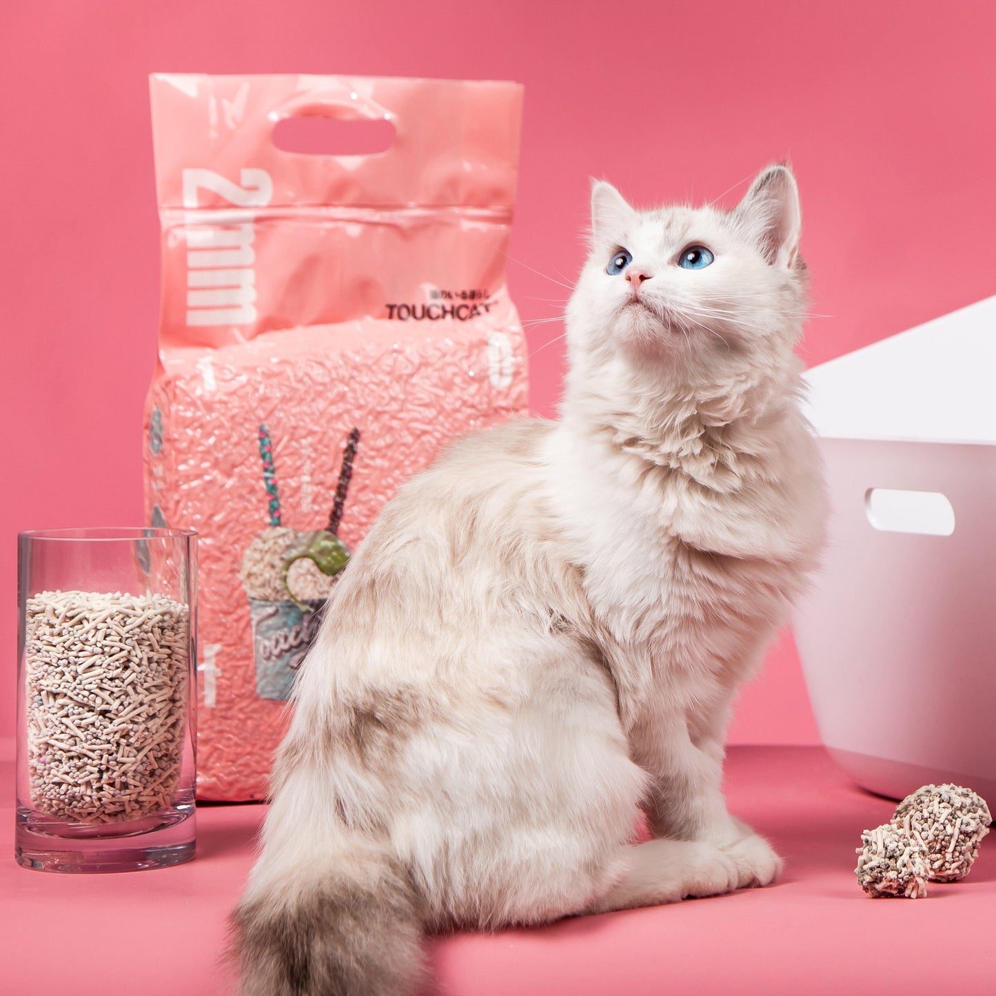 Touchcat 'Litter-ally Natural' Absorbant and Clumping Cat Litter w/ New Technology - w/ Active Carbon